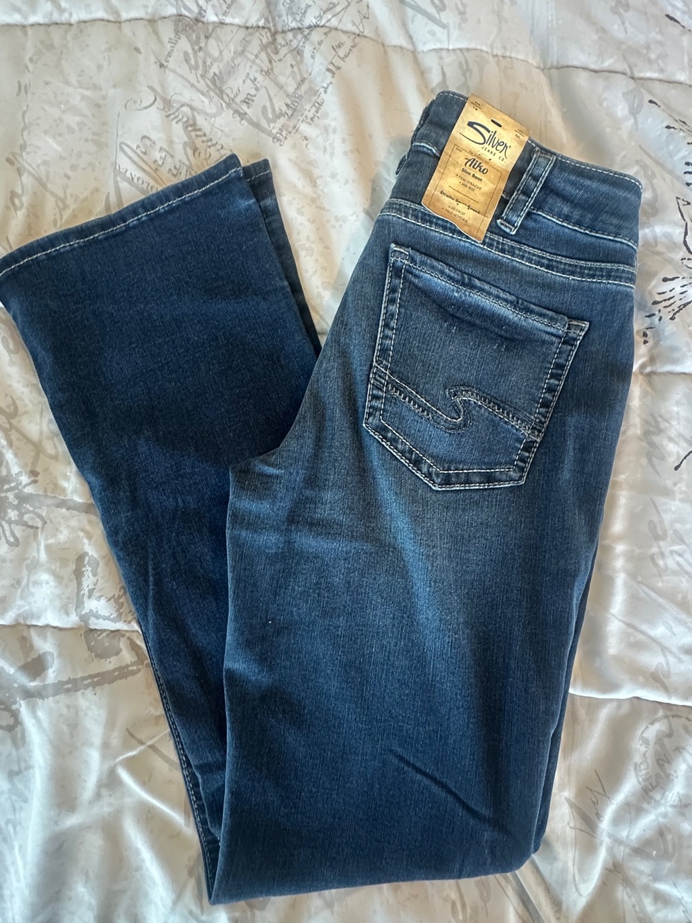 Silver Jeans Women's Dark Blue Aiko Slim Boot Leg Jeans Size 30